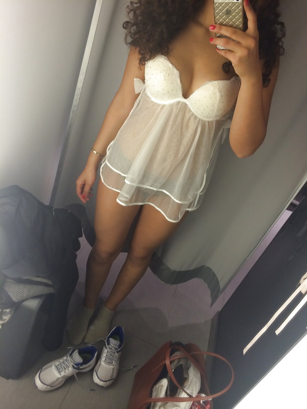 Sexy Dessous Selfie in weissen Negligee - Sextingarea HQ-Bild